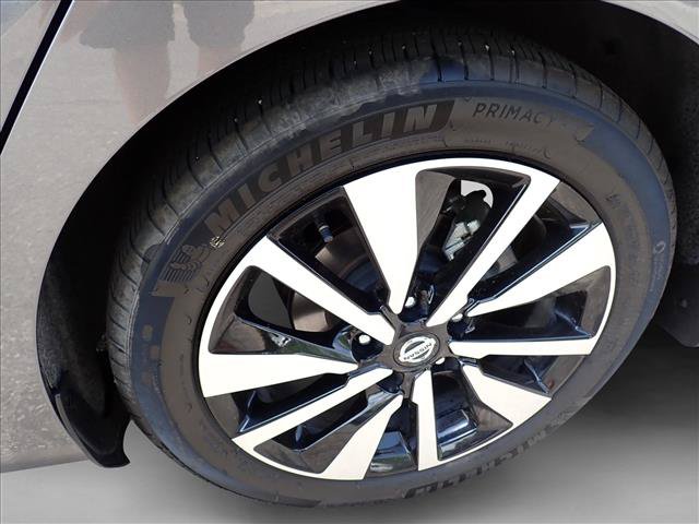 Used 2022 Nissan Sentra SV w/ SV Premium Package FWD image 7