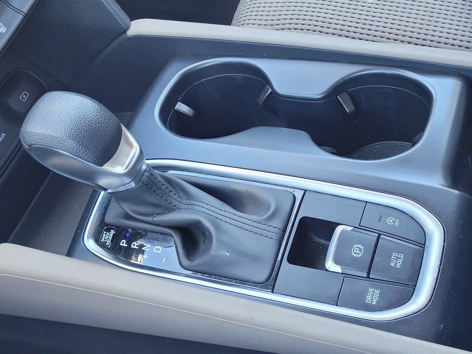 Used 2020 Hyundai Santa Fe SEL FWD image 17