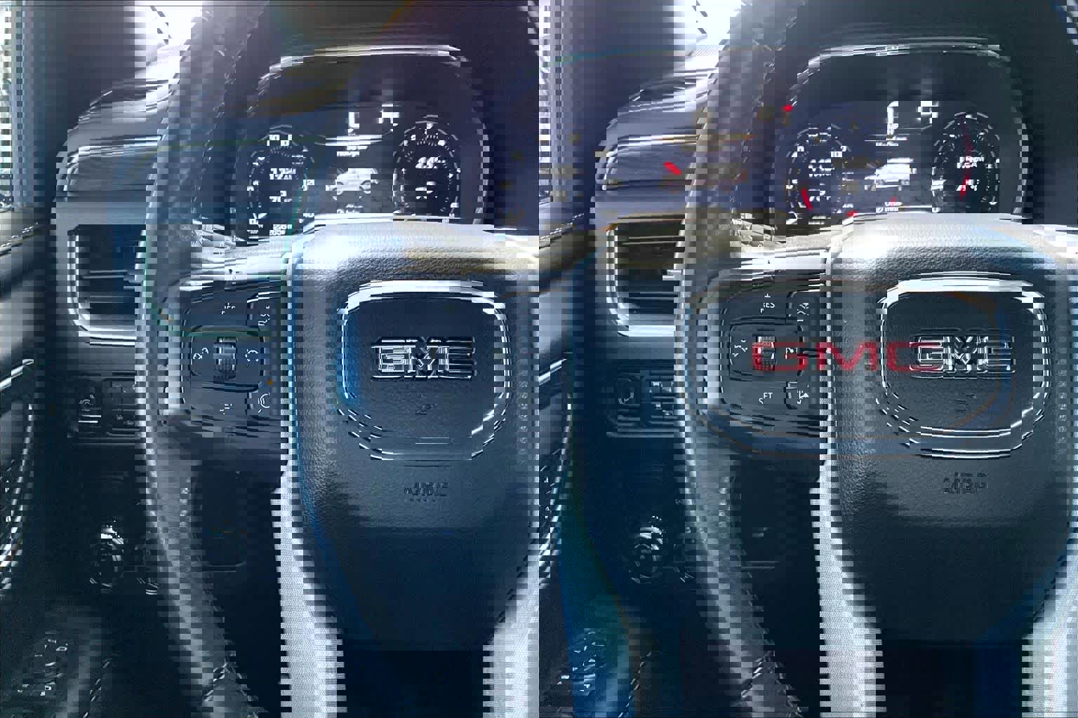 Used 2022 GMC Yukon SLT w/ SLT Premium Package image 24