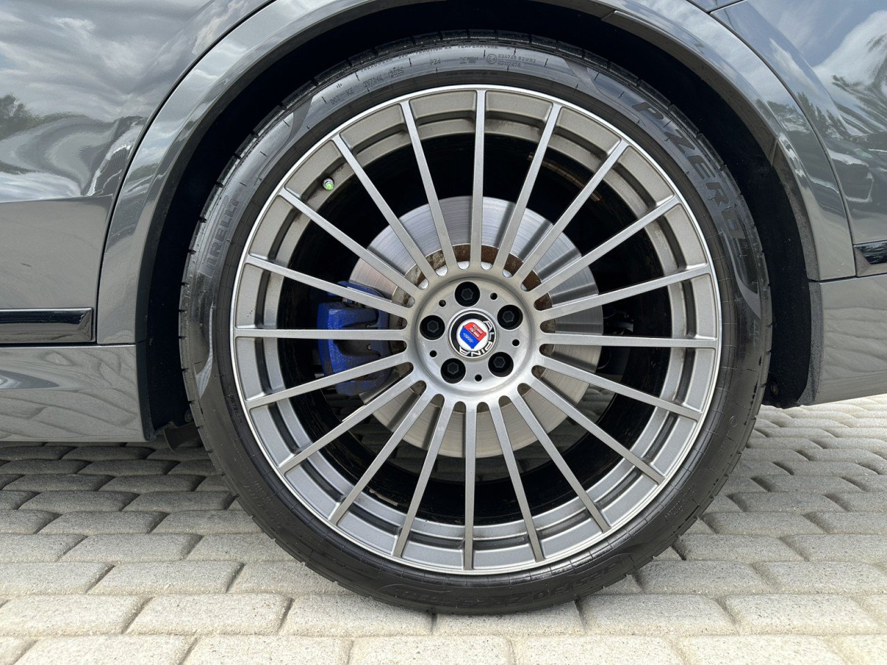 Used 2024 BMW ALPINA XB7 AWD/4WD image 6