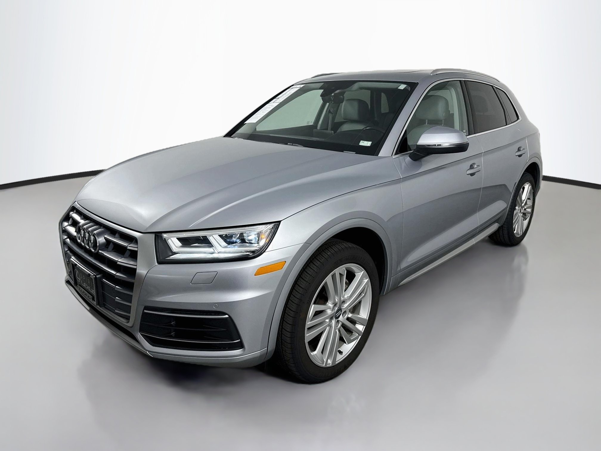 Used 2018 Audi Q5 2.0T Premium Plus w/ Premium Plus Package AWD/4WD image 3