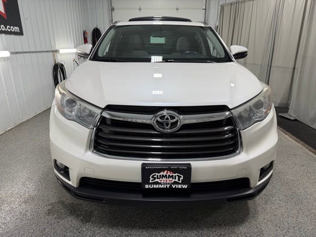 Used 2016 Toyota Highlander XLE AWD/4WD image 2