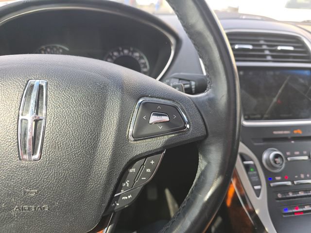 Used 2018 Lincoln MKX Reserve w/ Driver Assistance Package AWD/4WD image 18