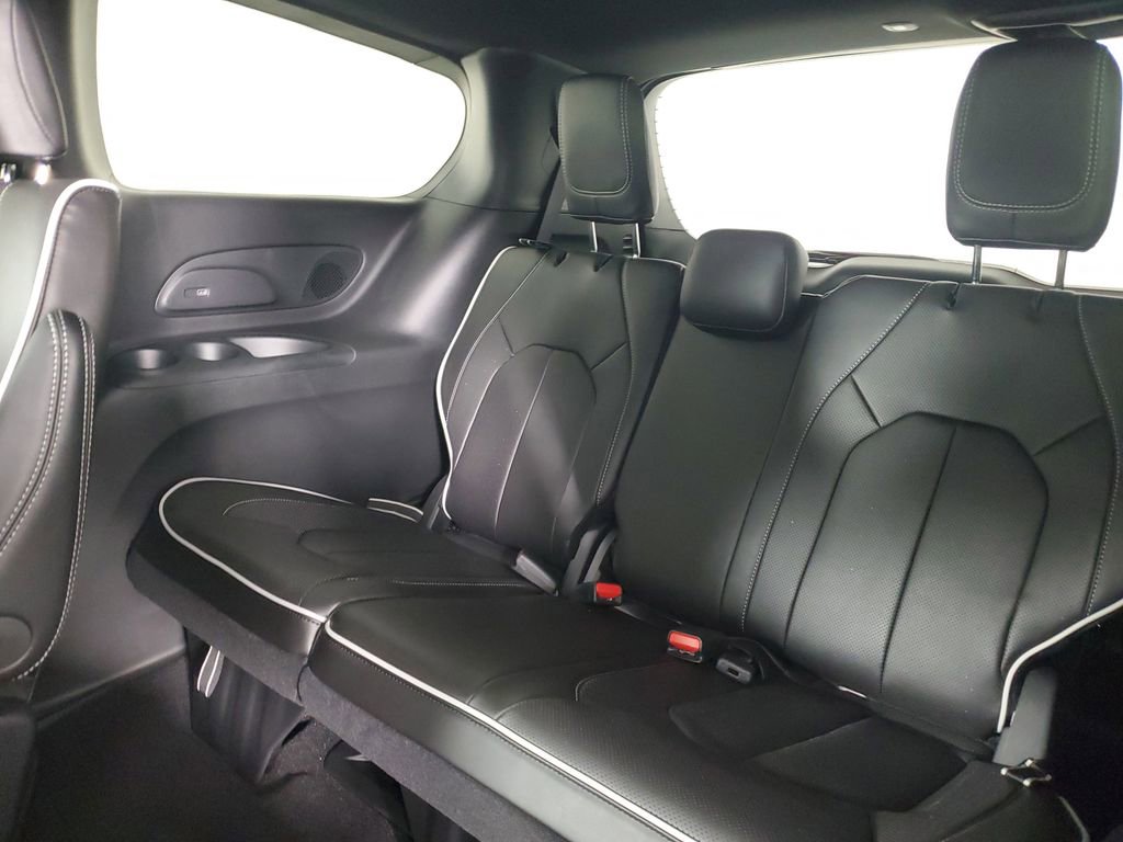 New 2026 Chrysler Pacifica Limited w/ S Appearance Package FWD image 14