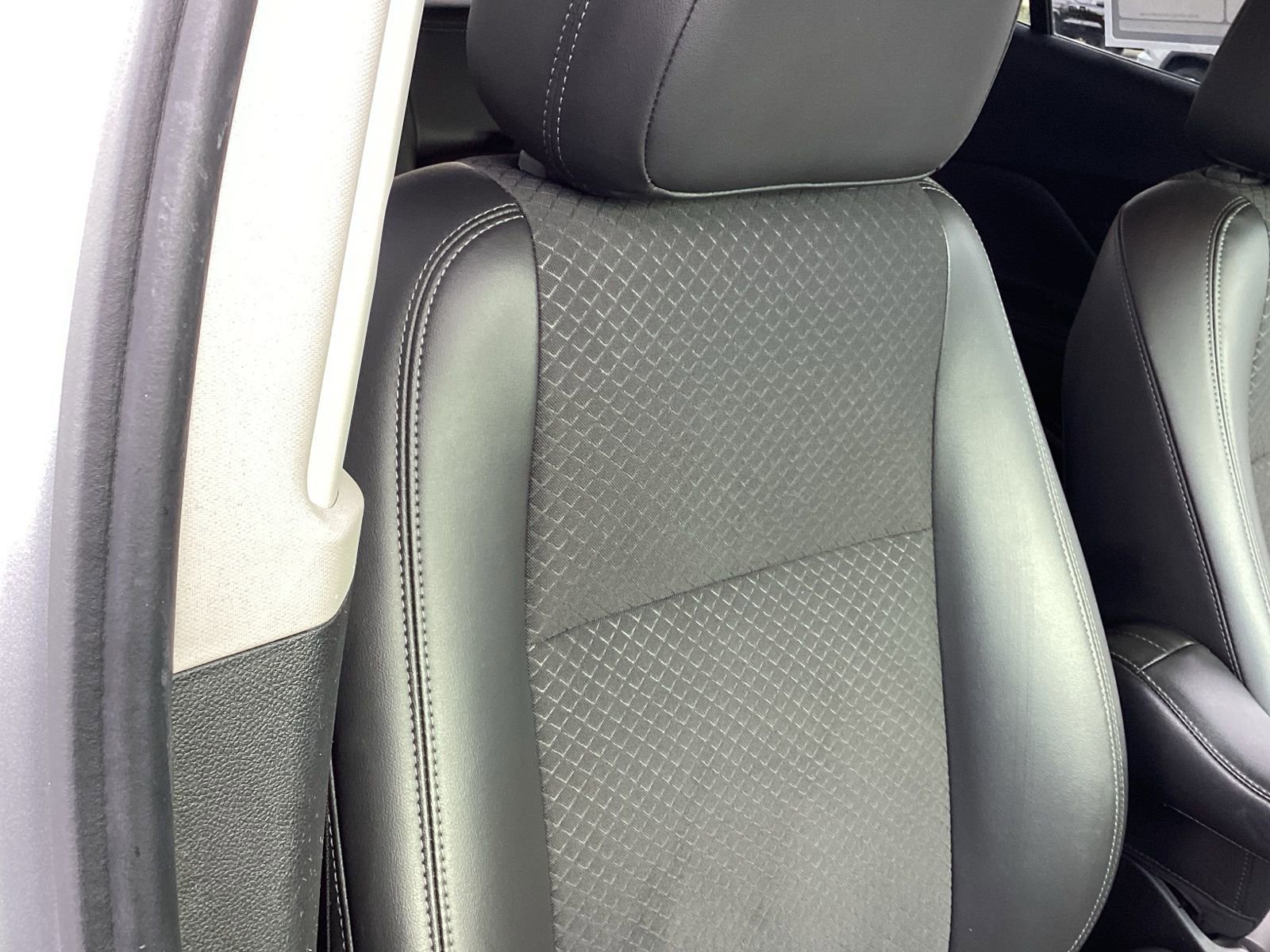 Used 2022 Buick Encore Preferred w/ Safety Package image 18