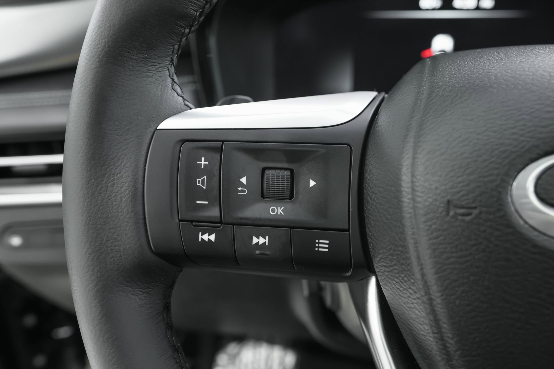 Used 2024 INFINITI QX60 Luxe image 16