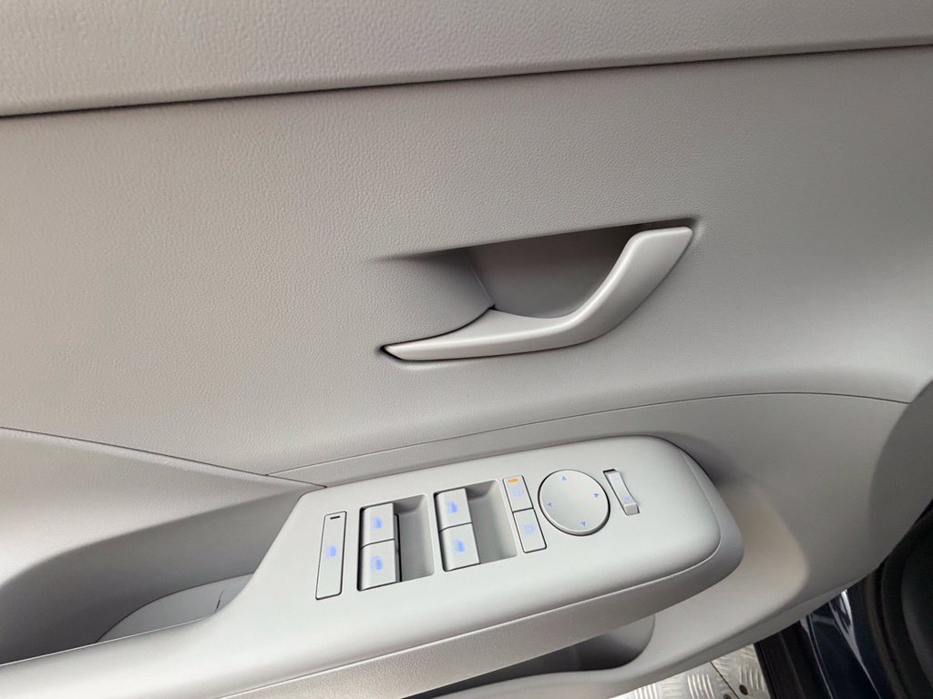 Certified 2024 Hyundai Kona SEL AWD/4WD image 44