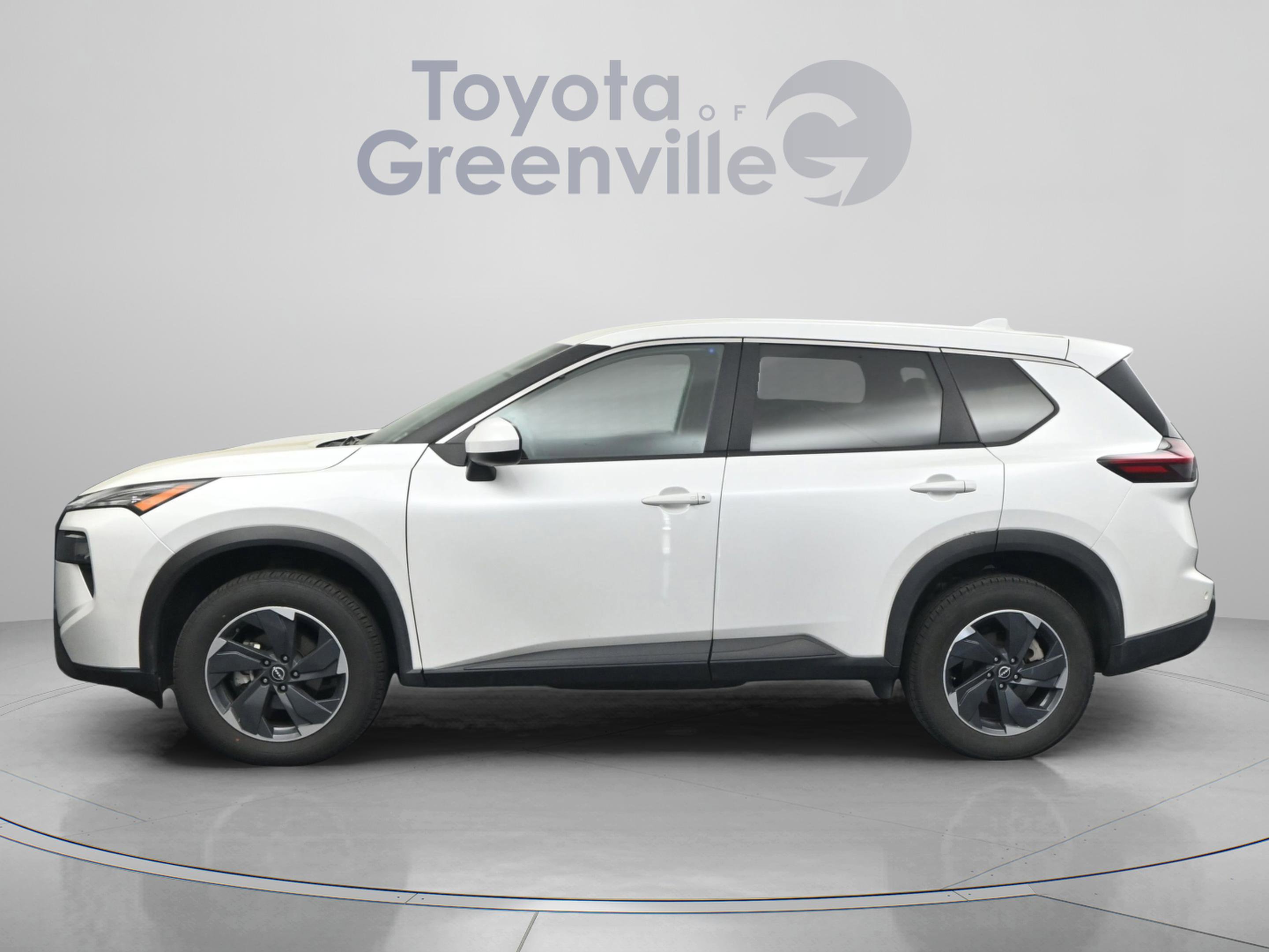Used 2025 Nissan Rogue SV image 5