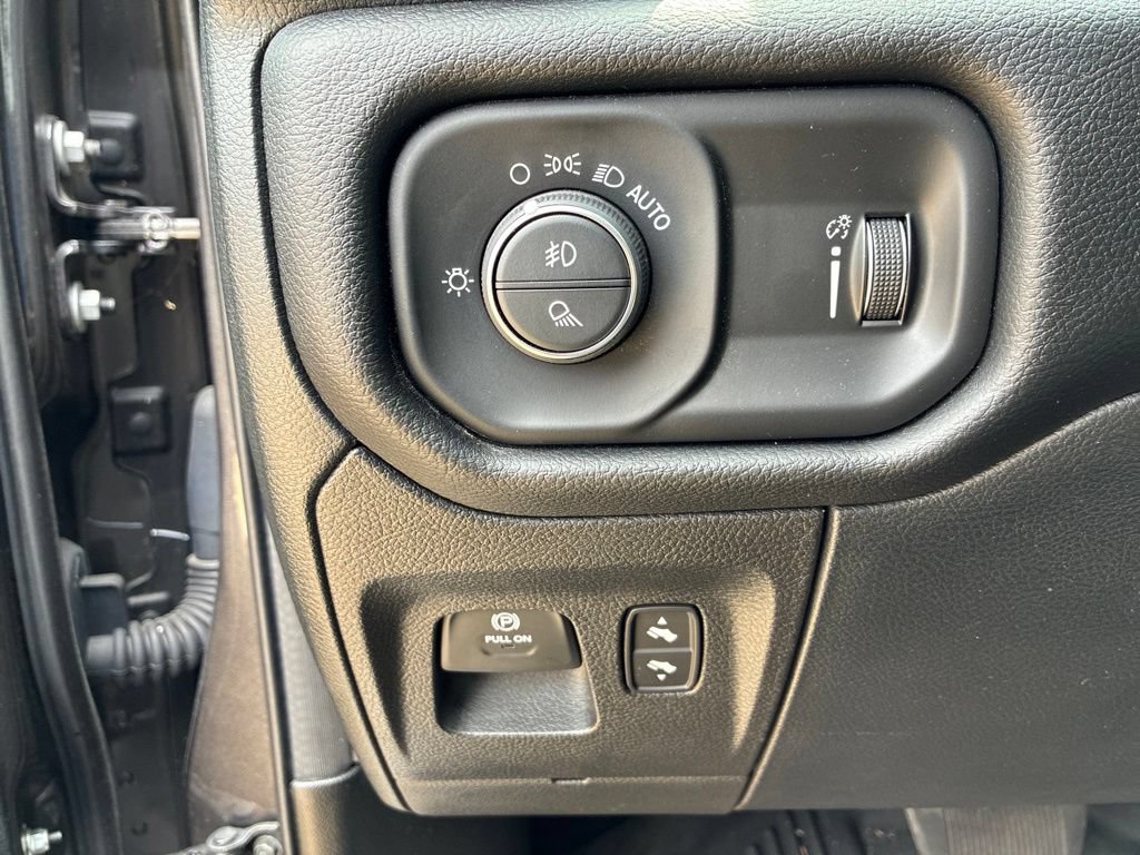Used 2020 RAM 1500 Big Horn AWD/4WD image 14