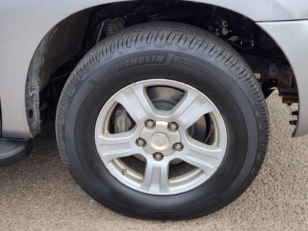 Used 2011 Toyota Sequoia SR5 AWD/4WD image 16