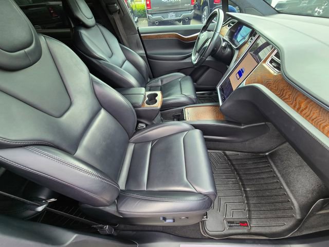 Used 2018 Tesla Model X 75D image 21