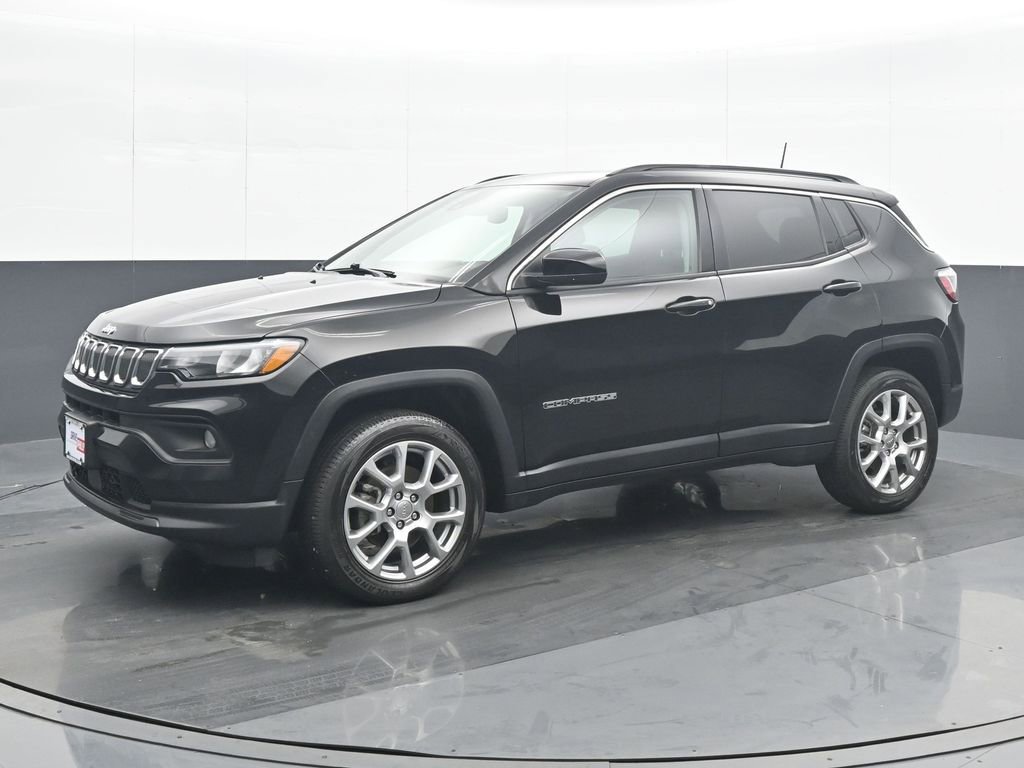 Used 2022 Jeep Compass Latitude w/ Sun and Sound Group image 2