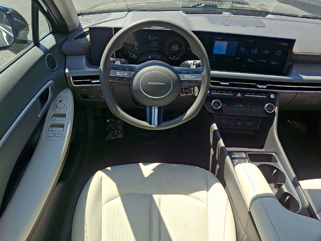 Used 2025 Hyundai Sonata SEL FWD image 11