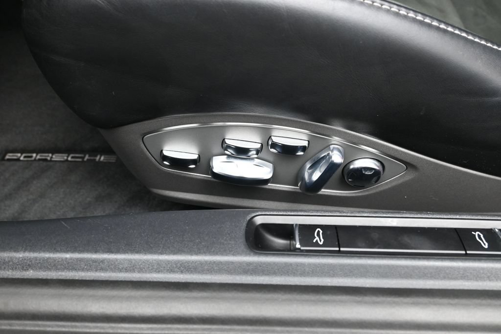 Certified 2022 Porsche 718 Boxster Spyder RWD image 15