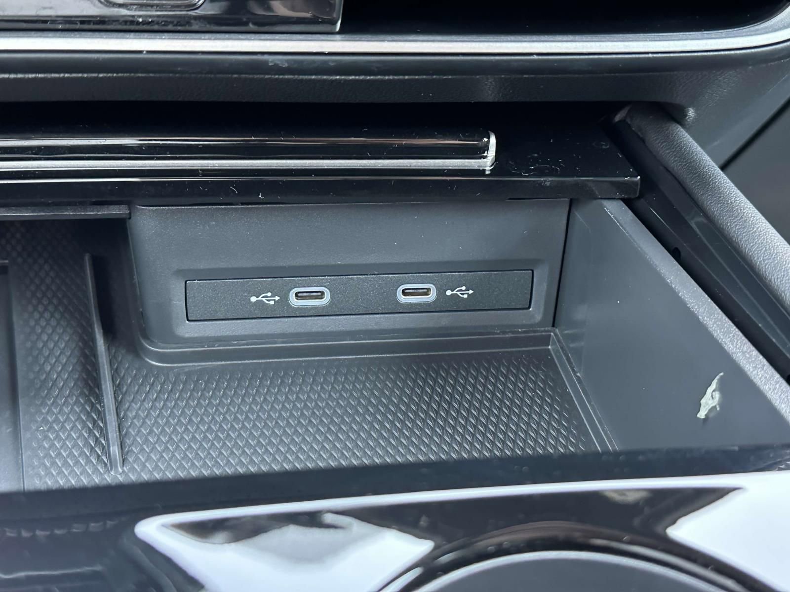 Used 2025 Volkswagen Atlas Cross Sport SEL R-Line image 21