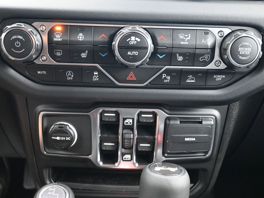 New 2025 Jeep Wrangler Sahara image 25