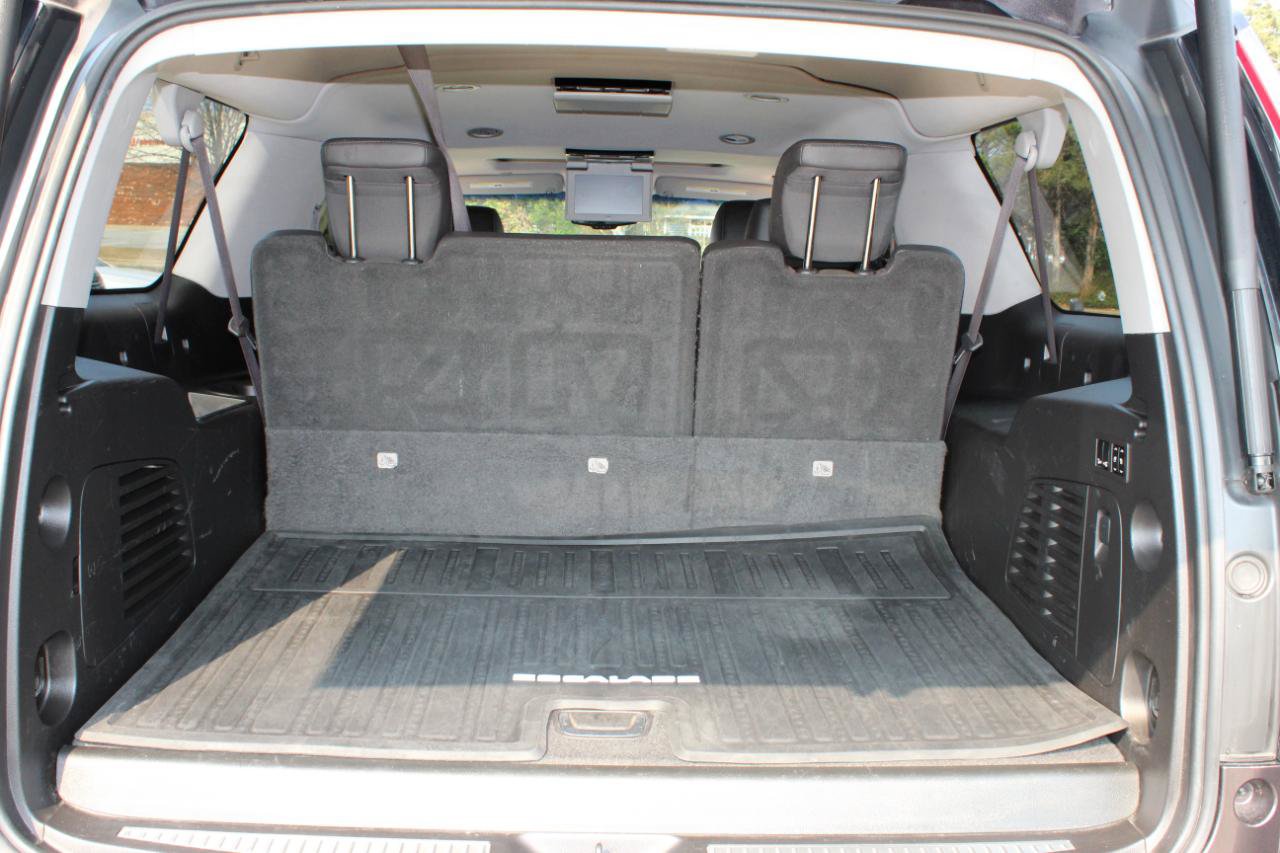 Used 2016 Cadillac Escalade ESV Luxury AWD/4WD image 19