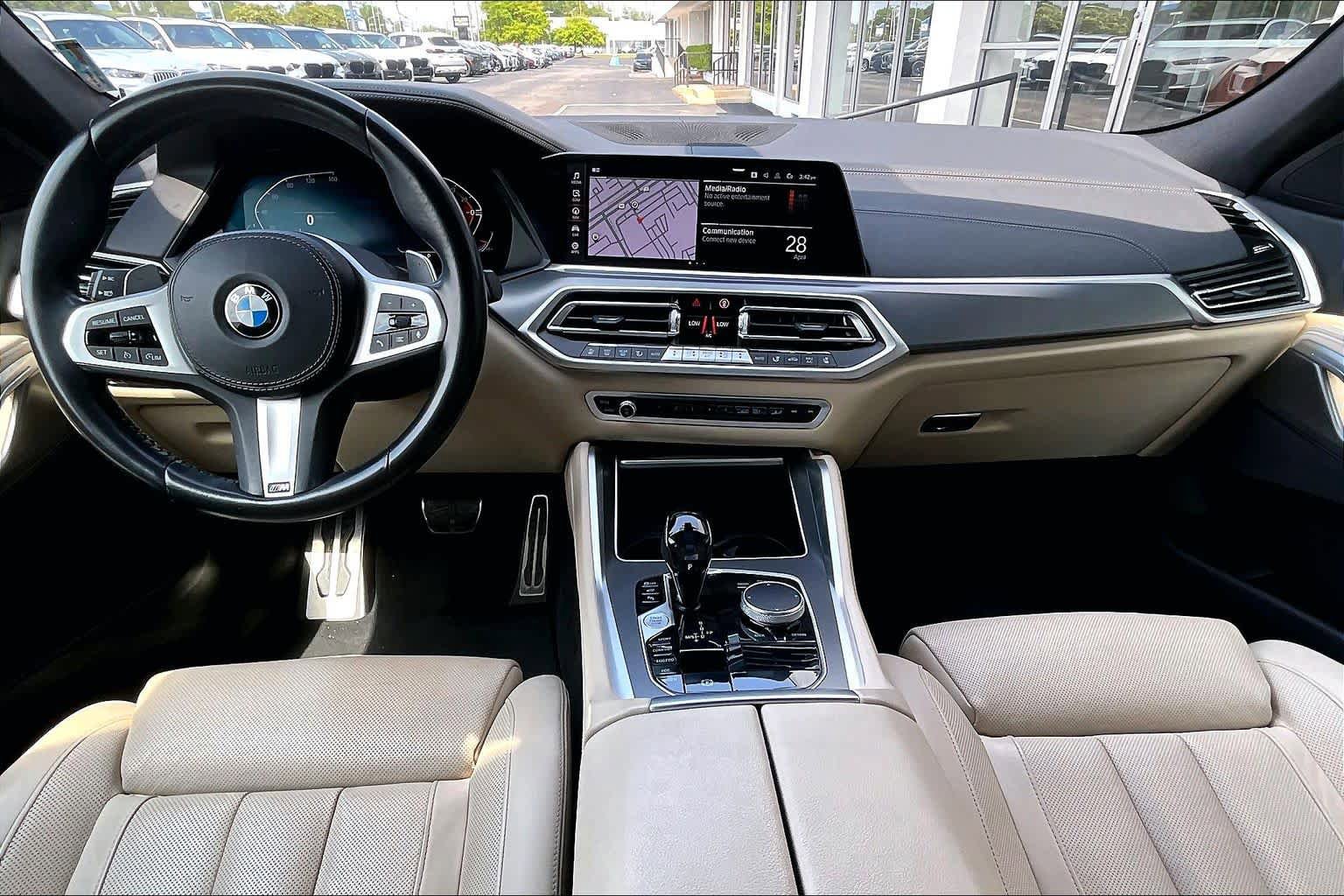 Used 2022 BMW X6 xDrive40i w/ M Sport Package AWD/4WD image 15