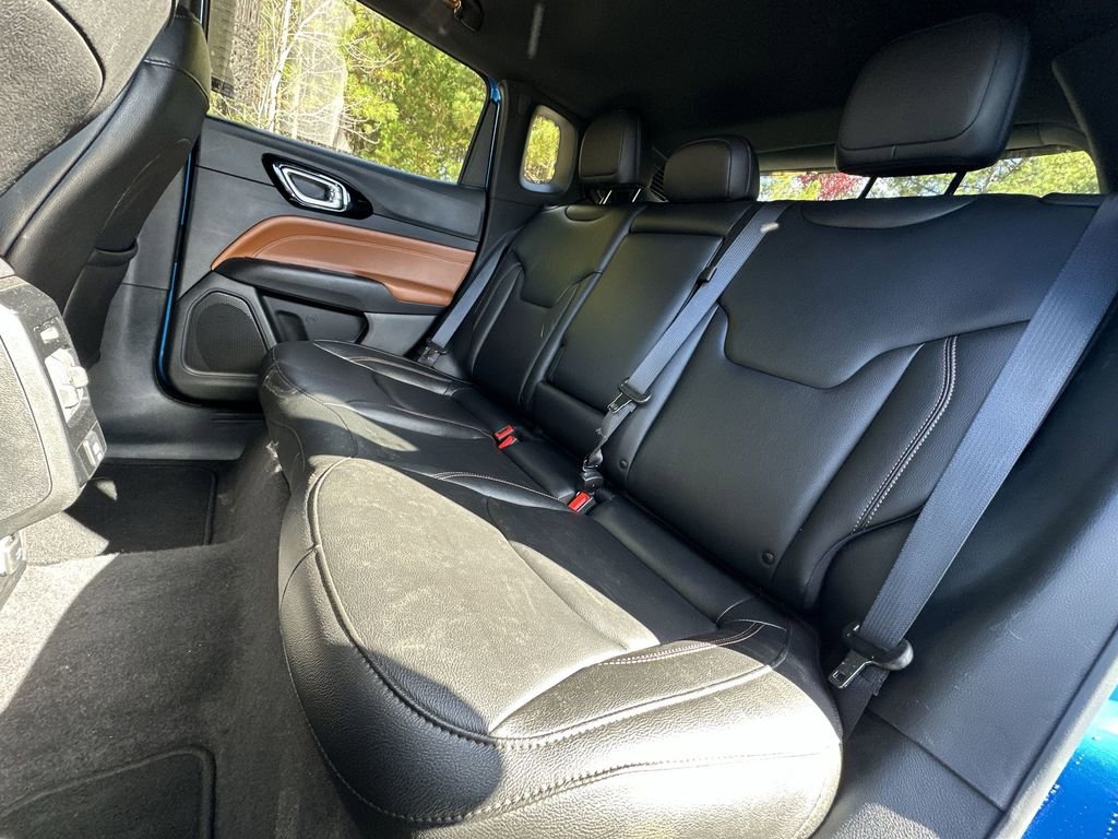 Used 2024 Jeep Compass Limited image 23