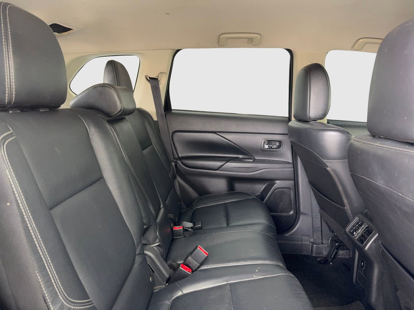Used 2019 Mitsubishi Outlander SEL image 43
