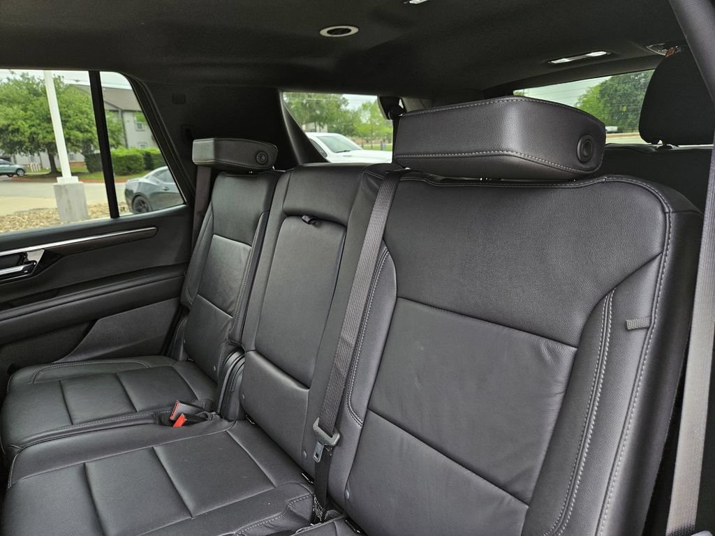 Used 2025 Chevrolet Tahoe Z71 AWD/4WD image 34