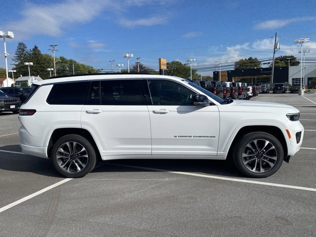 New 2025 Jeep Grand Cherokee L Overland image 9
