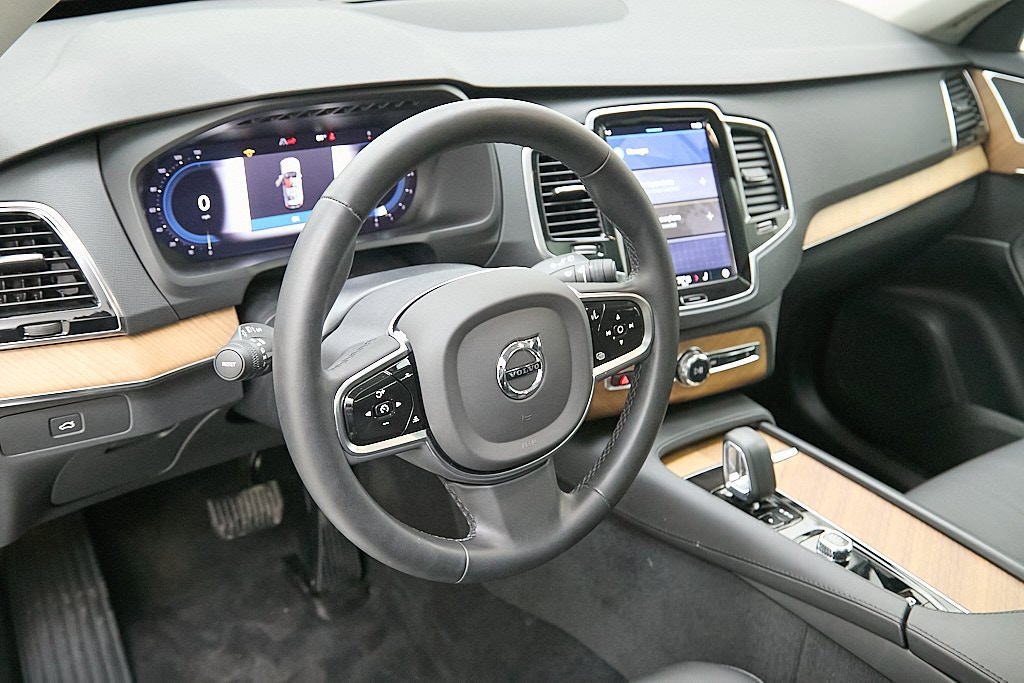 Certified 2023 Volvo XC90 B5 Plus image 14
