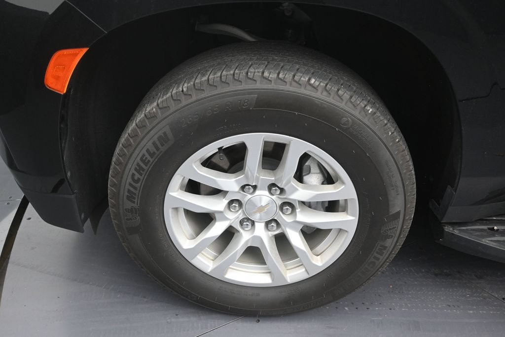 Used 2024 Chevrolet Tahoe LS RWD image 9