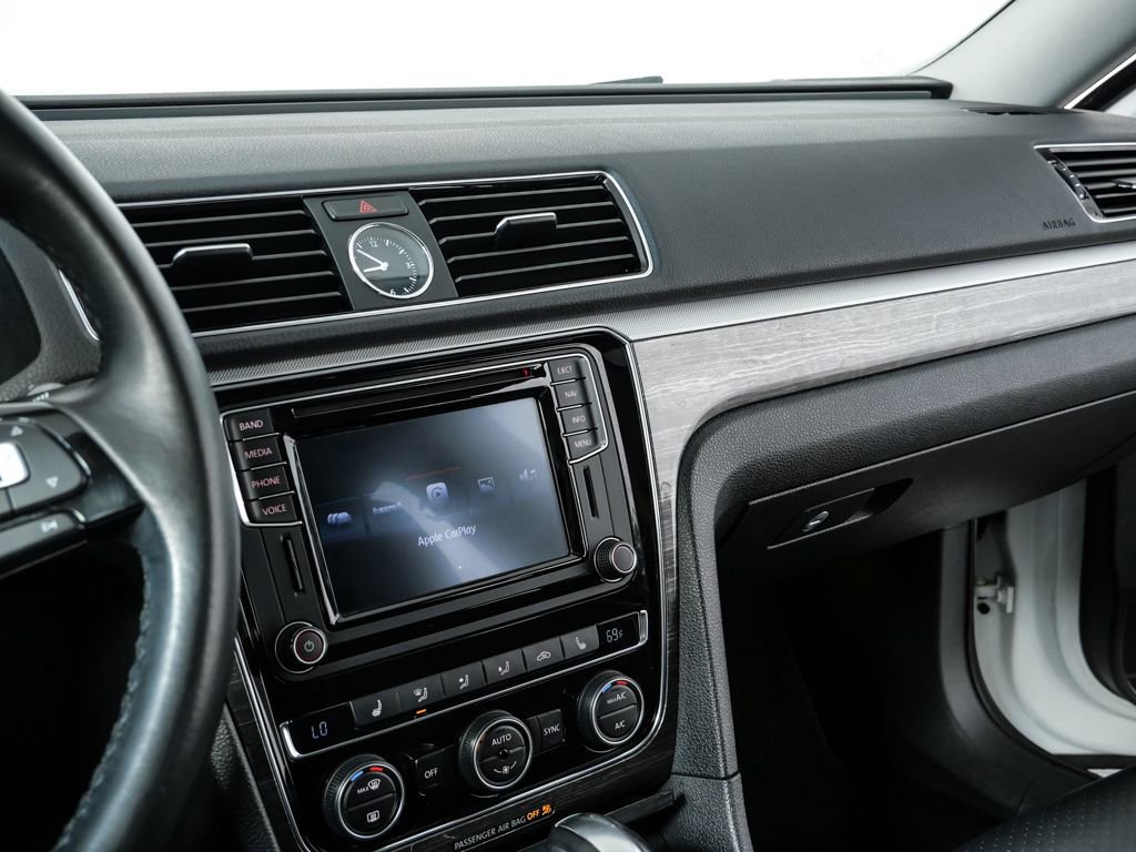 Used 2016 Volkswagen Passat 1.8T SE image 12