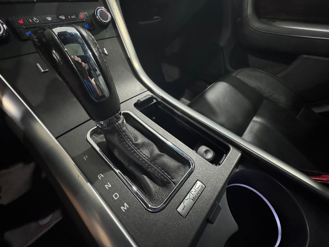 Used 2012 Lincoln MKS AWD image 23