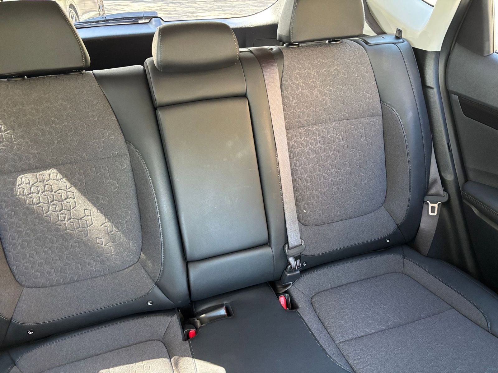 Used 2025 Kia Seltos S image 32