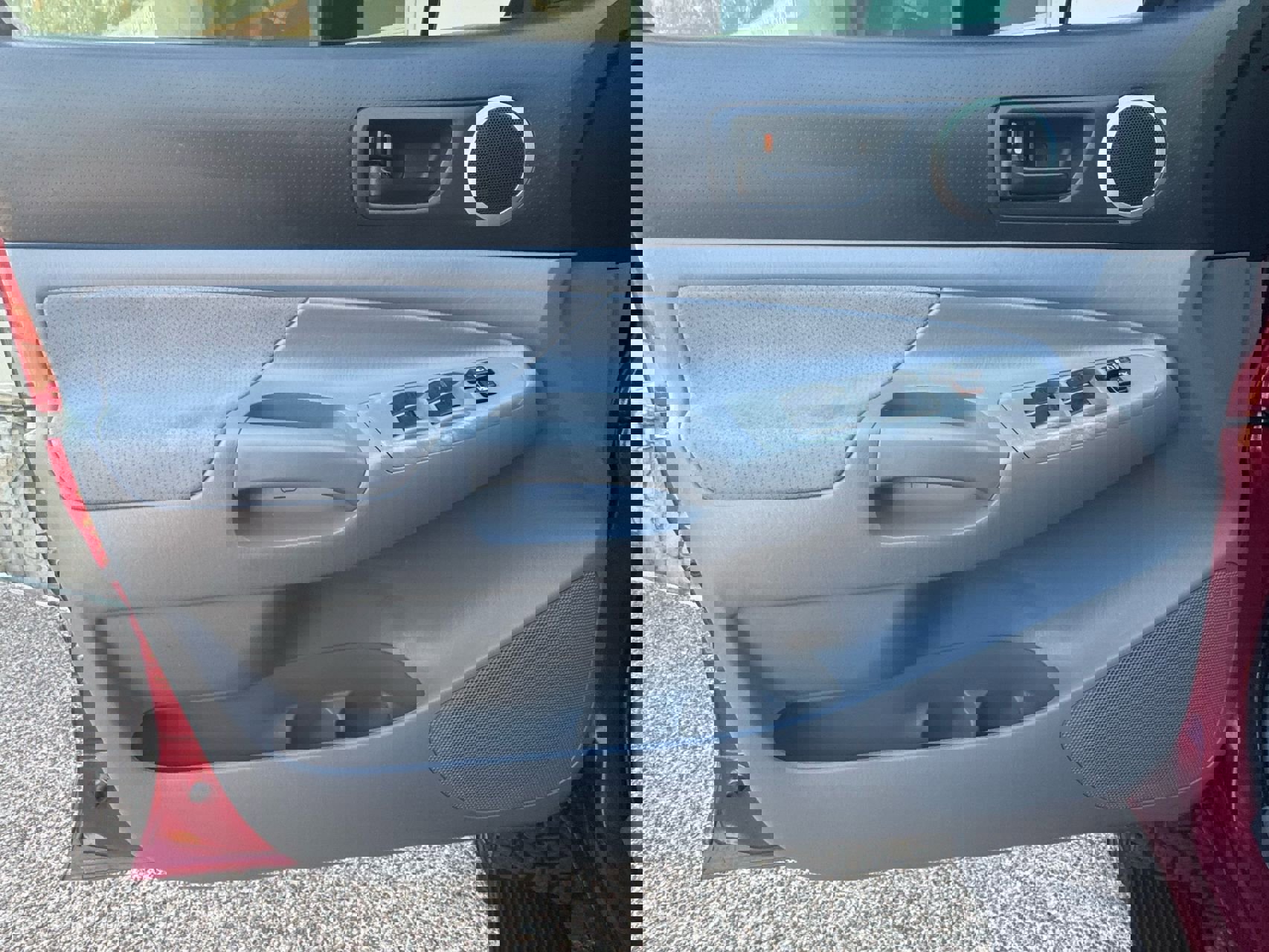 Used 2005 Toyota Tacoma Base V6 image 18