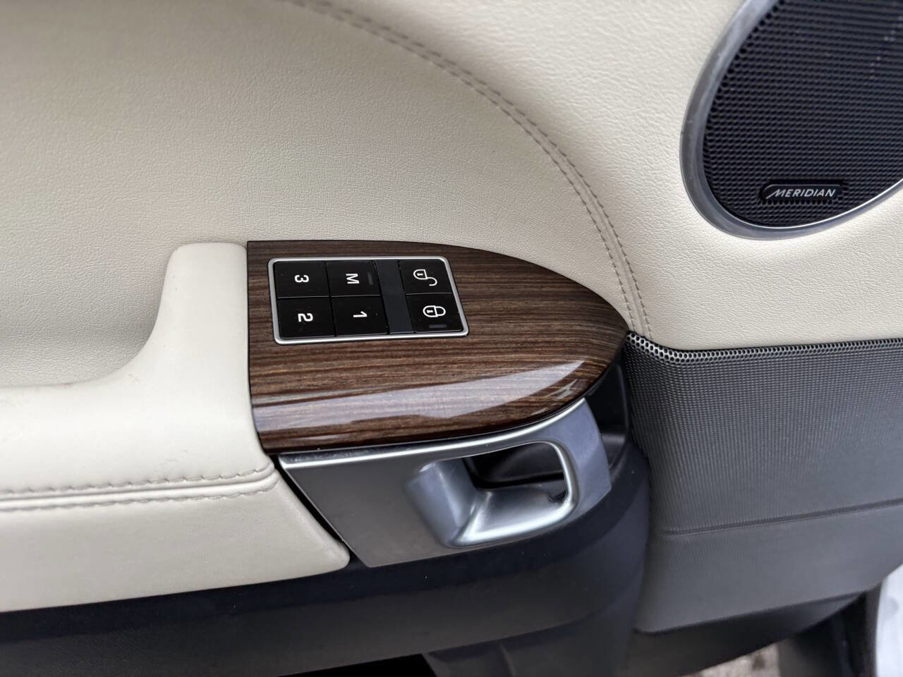 Used 2014 Land Rover Range Rover Sport HSE image 34