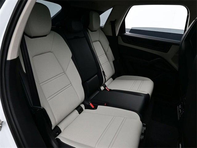 New 2026 Porsche Cayenne GTS image 18
