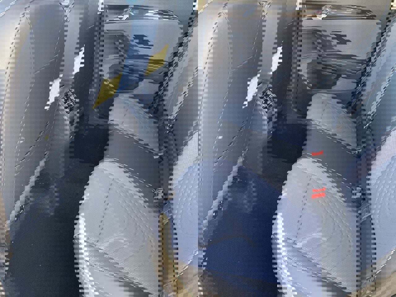 New 2026 Volkswagen Tiguan SE image 13