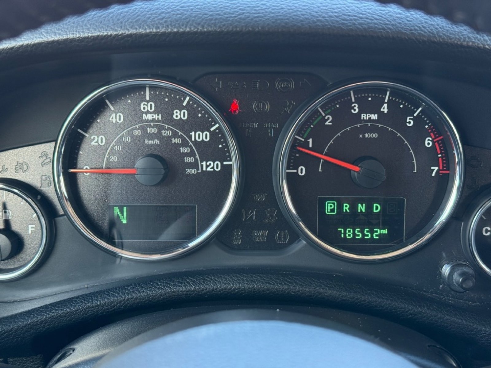 Used 2018 Jeep Wrangler Unlimited Sahara w/ Connectivity Group image 23