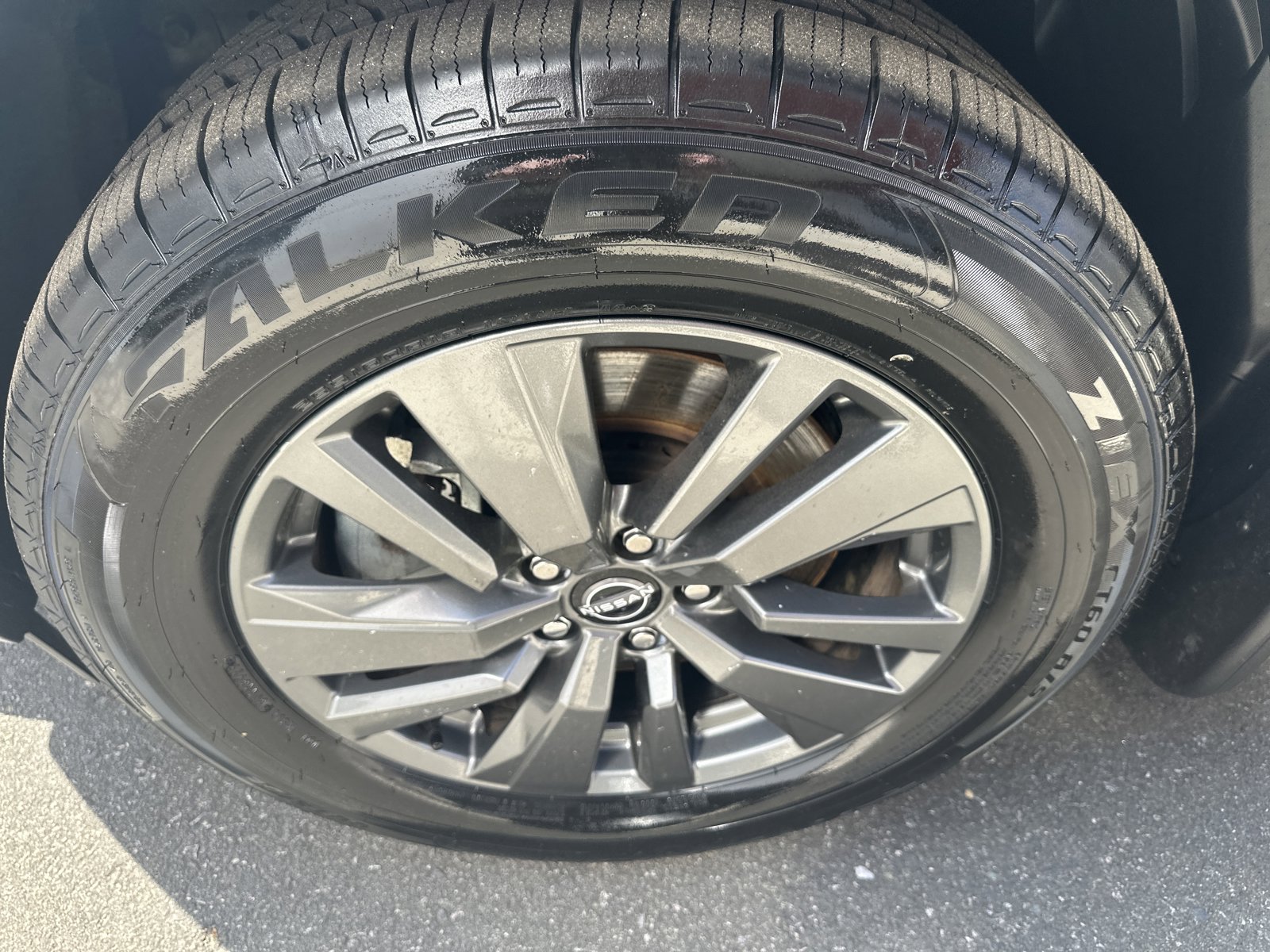 Used 2022 Nissan Pathfinder SV w/ SV Premium Package image 37