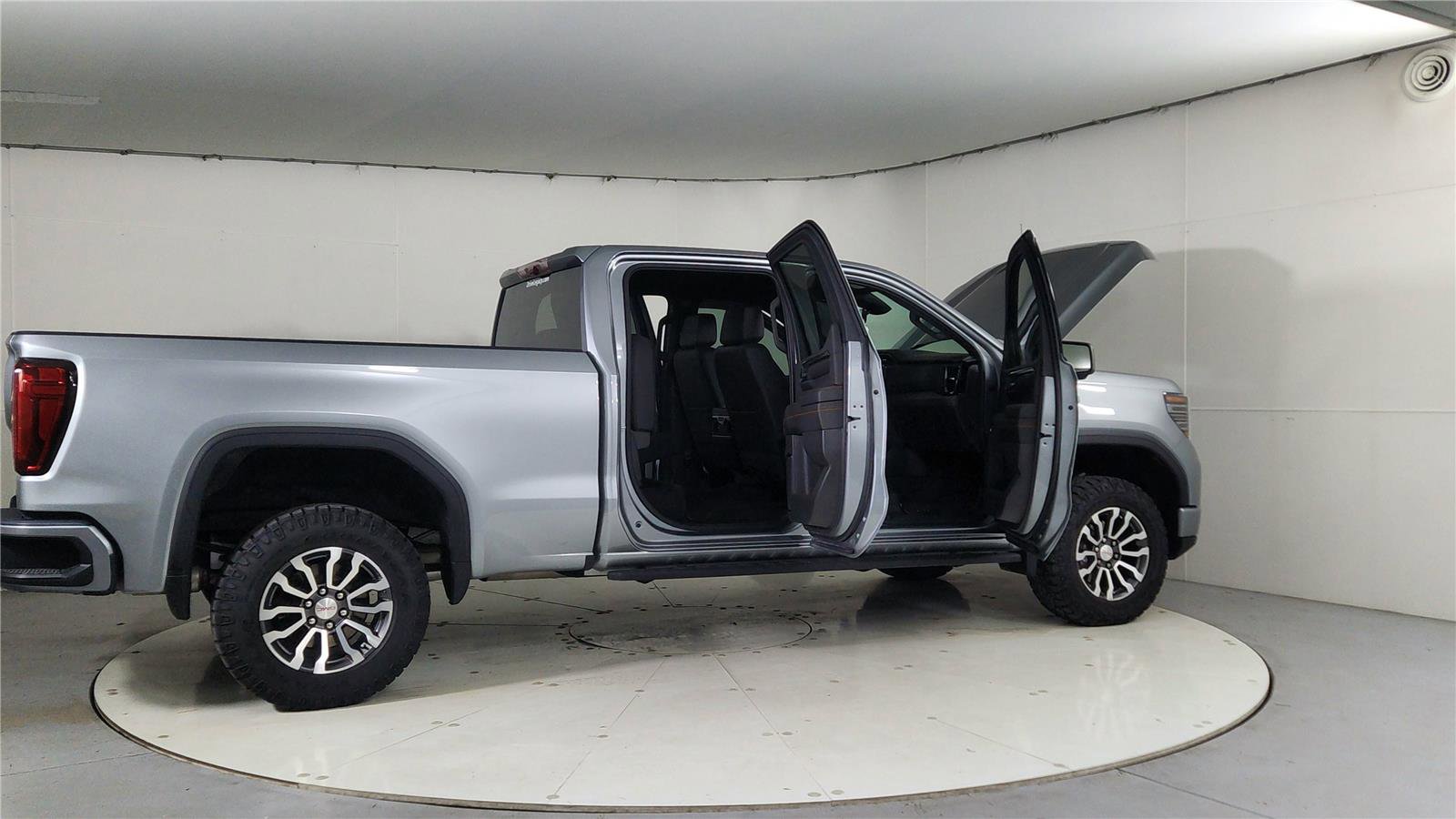 Used 2023 GMC Sierra 1500 AT4 w/ Technology Package image 12
