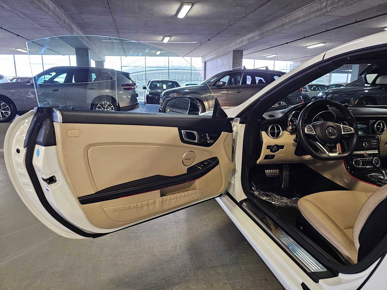 Used 2019 Mercedes-Benz SLC 300 image 25