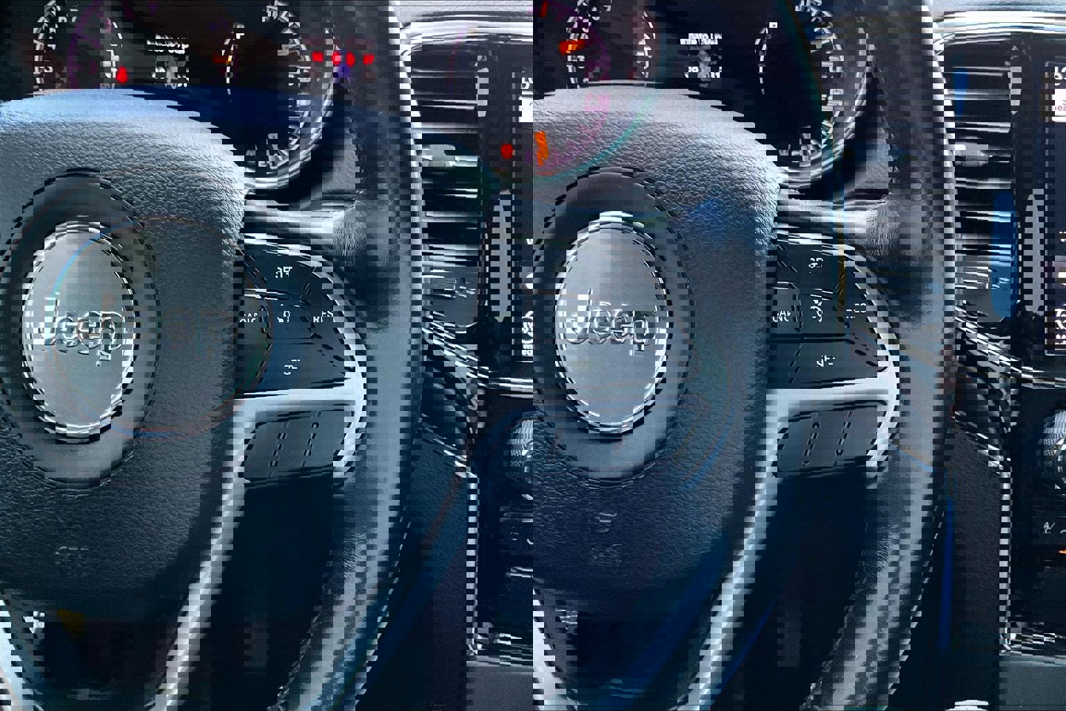 Used 2020 Jeep Grand Cherokee Limited image 12