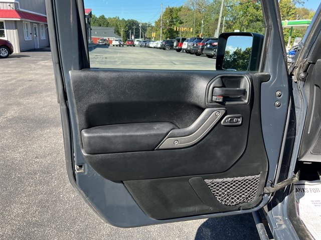 Used 2018 Jeep Wrangler Unlimited Sport S AWD/4WD image 17