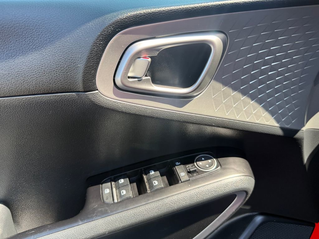 Used 2022 Kia Soul LX w/ Technology Package FWD image 14