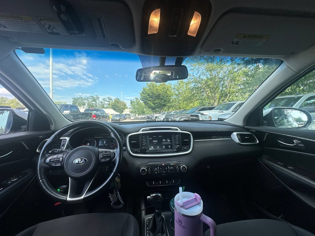 Used 2018 Kia Sorento AWD image 5