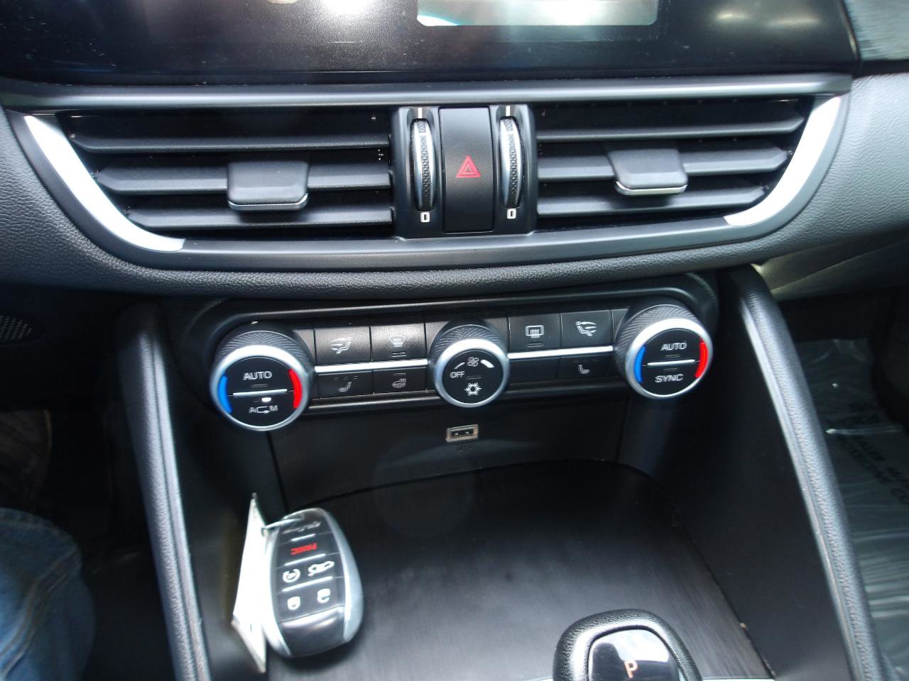 Used 2017 Alfa Romeo Giulia AWD w/ Cold Weather Package image 19