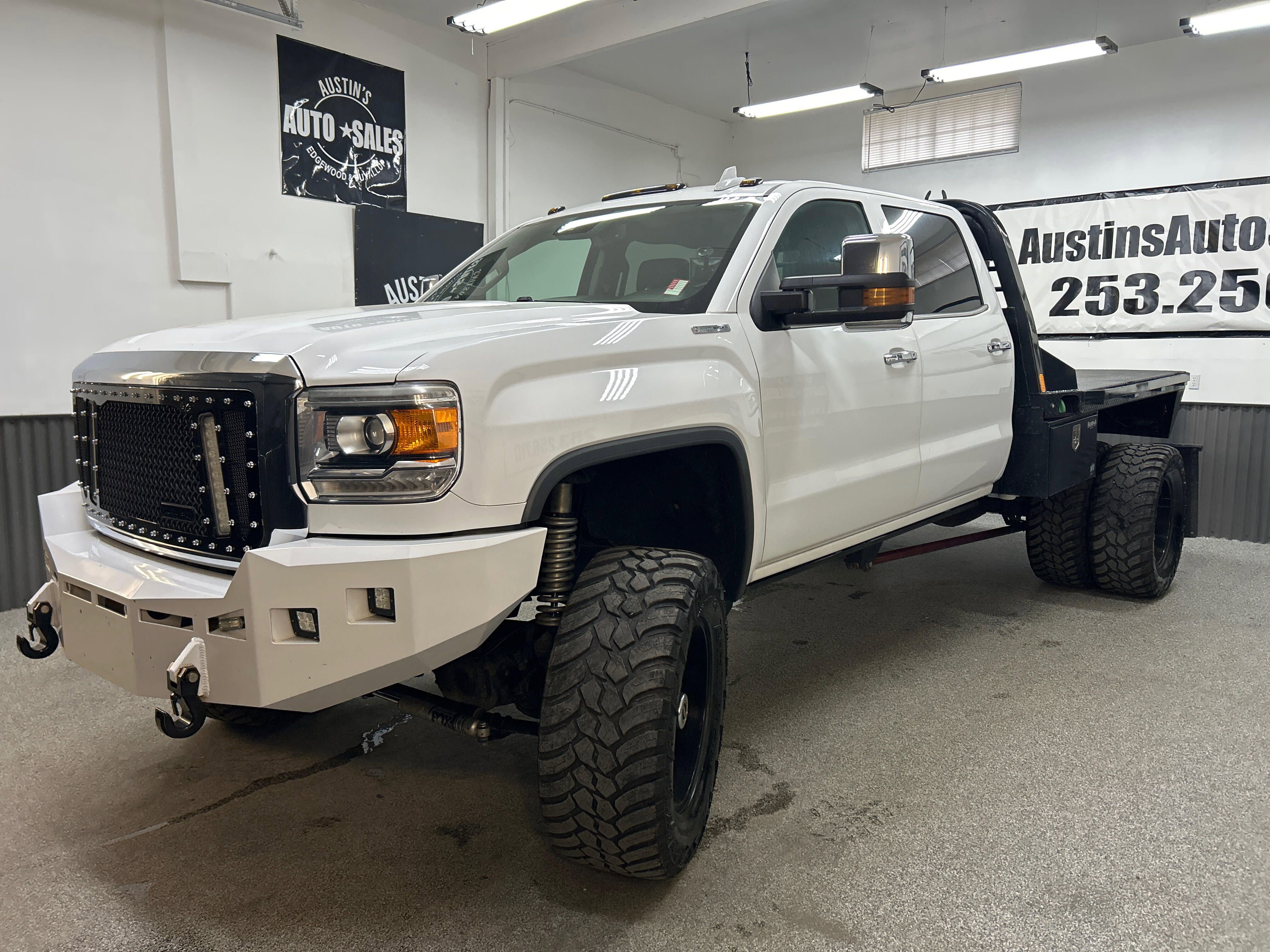 Used 2015 GMC Sierra 3500 Denali w/ Duramax Plus Package AWD/4WD image 3