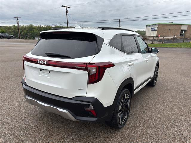 Used 2024 Kia Seltos SX w/ SX Sunroof Package AWD/4WD image 4
