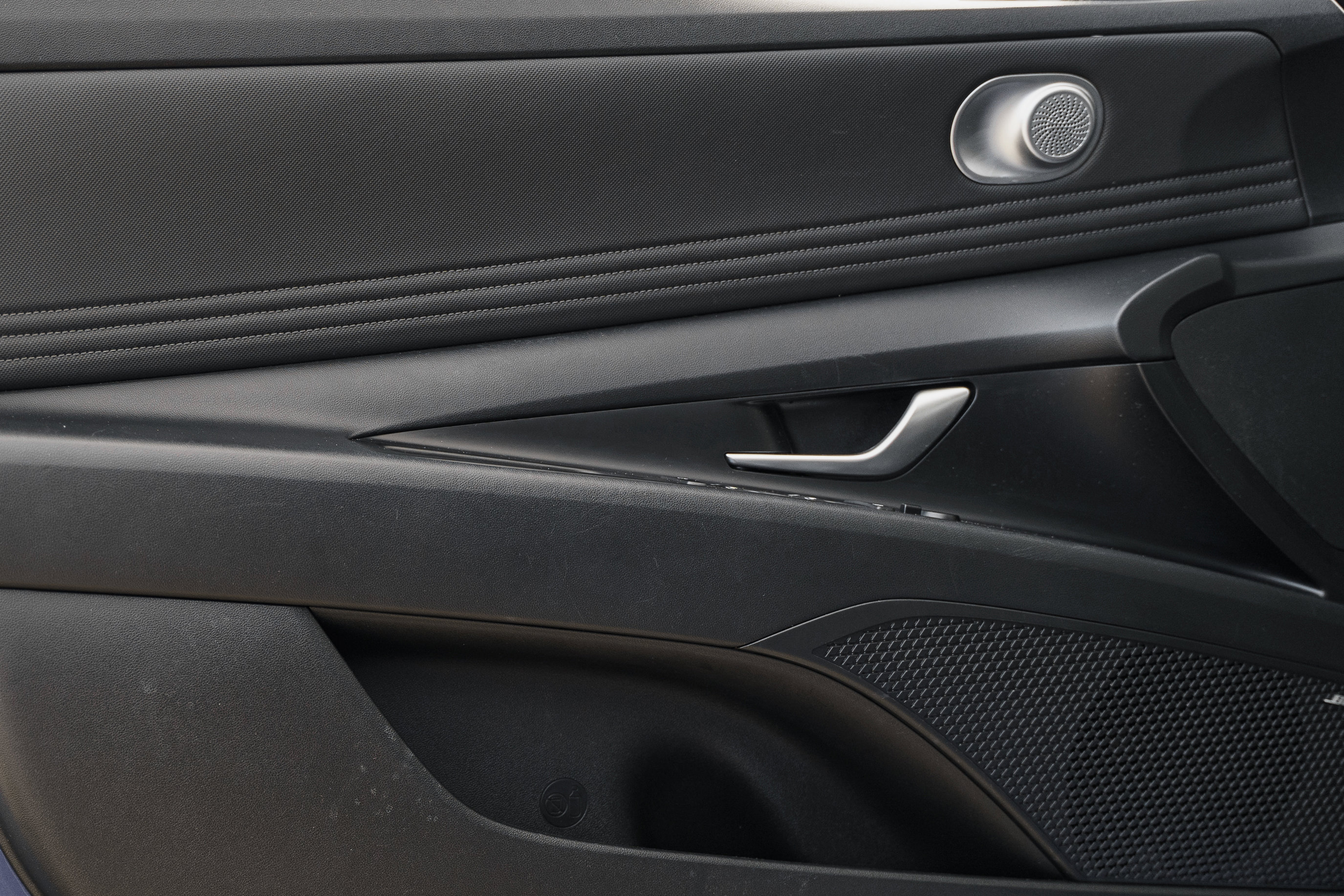 Used 2023 Hyundai Elantra Limited image 20