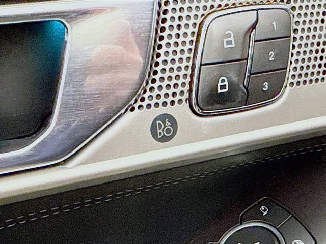 Used 2020 Ford Explorer Limited image 19