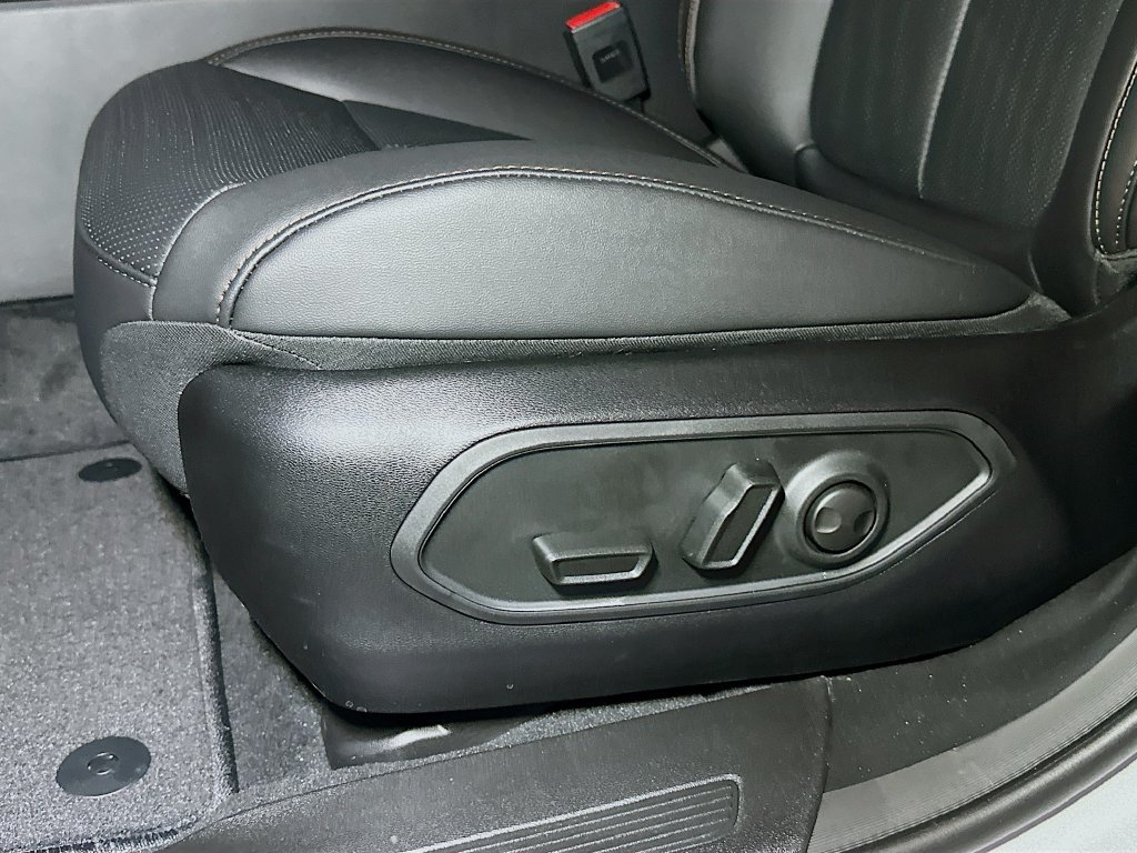 New 2026 Jeep Cherokee Limited AWD/4WD image 13