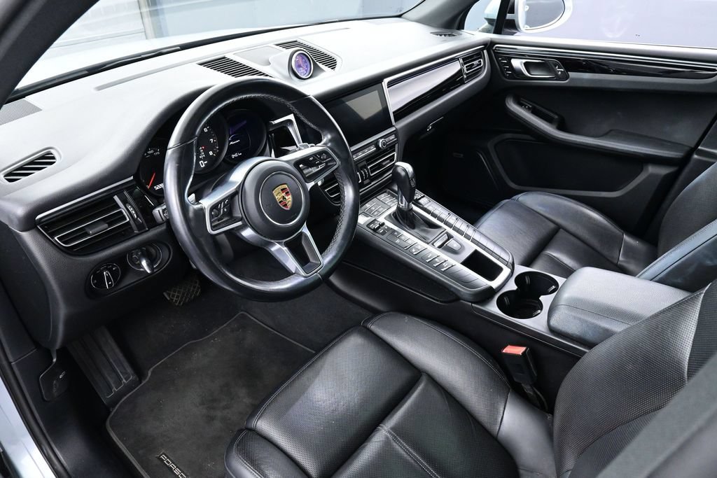 Certified 2020 Porsche Macan AWD/4WD image 4